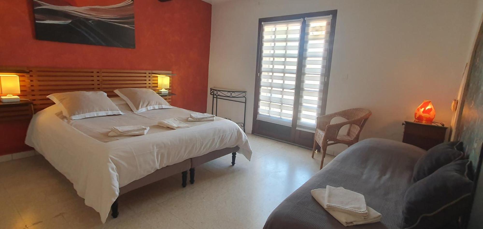 Le Jardin D'Ivana Chambres D'Hotes B&B Avec Piscine Chauffee Oppède Kültér fotó