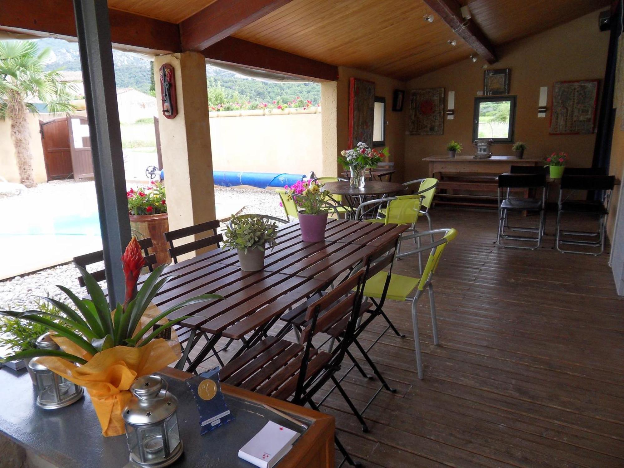 Le Jardin D'Ivana Chambres D'Hotes B&B Avec Piscine Chauffee Oppède Kültér fotó