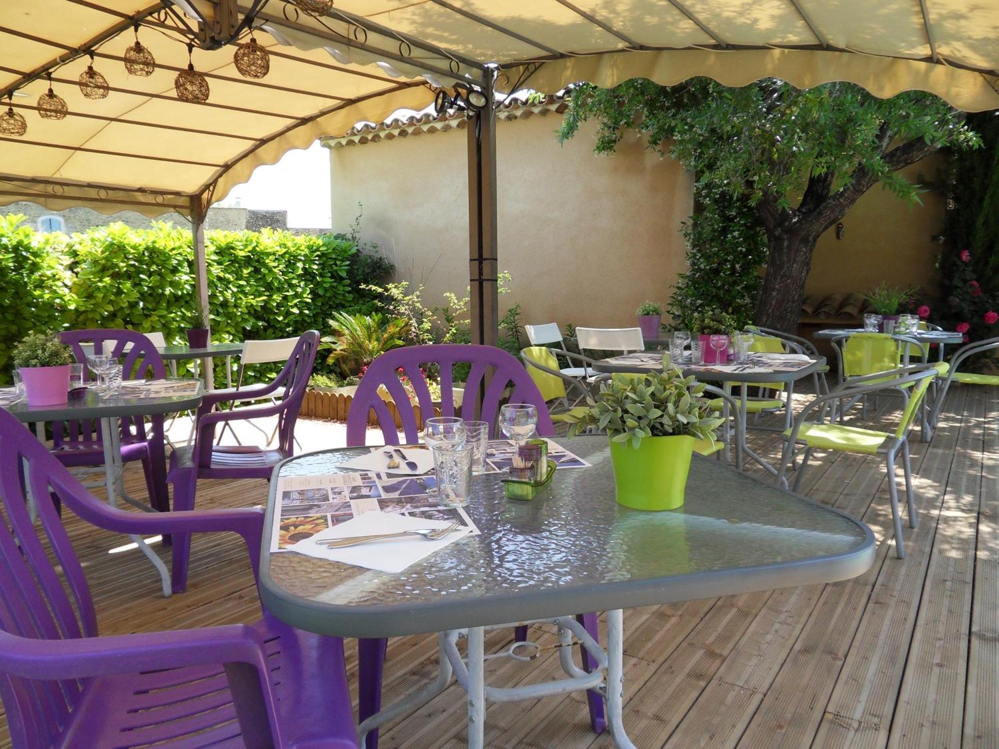 Le Jardin D'Ivana Chambres D'Hotes B&B Avec Piscine Chauffee Oppède Kültér fotó