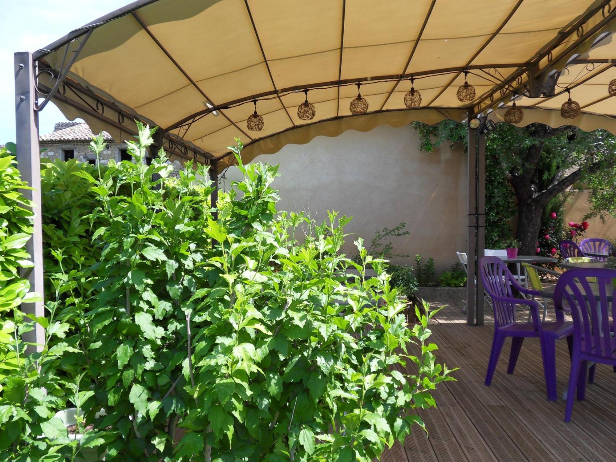Le Jardin D'Ivana Chambres D'Hotes B&B Avec Piscine Chauffee Oppède Kültér fotó