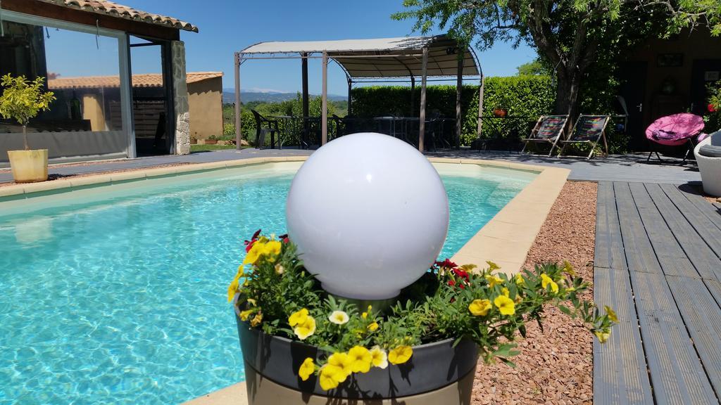 Le Jardin D'Ivana Chambres D'Hotes B&B Avec Piscine Chauffee Oppède Kültér fotó