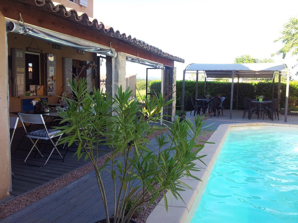 Le Jardin D'Ivana Chambres D'Hotes B&B Avec Piscine Chauffee Oppède Kültér fotó