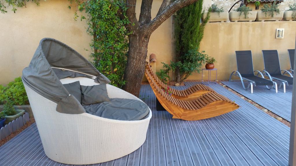Le Jardin D'Ivana Chambres D'Hotes B&B Avec Piscine Chauffee Oppède Kültér fotó