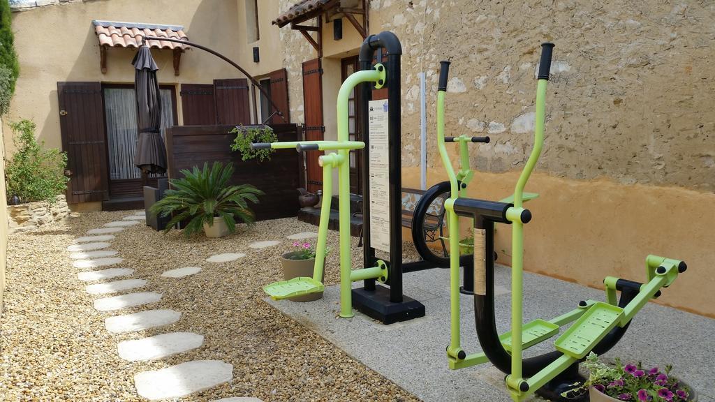 Le Jardin D'Ivana Chambres D'Hotes B&B Avec Piscine Chauffee Oppède Kültér fotó