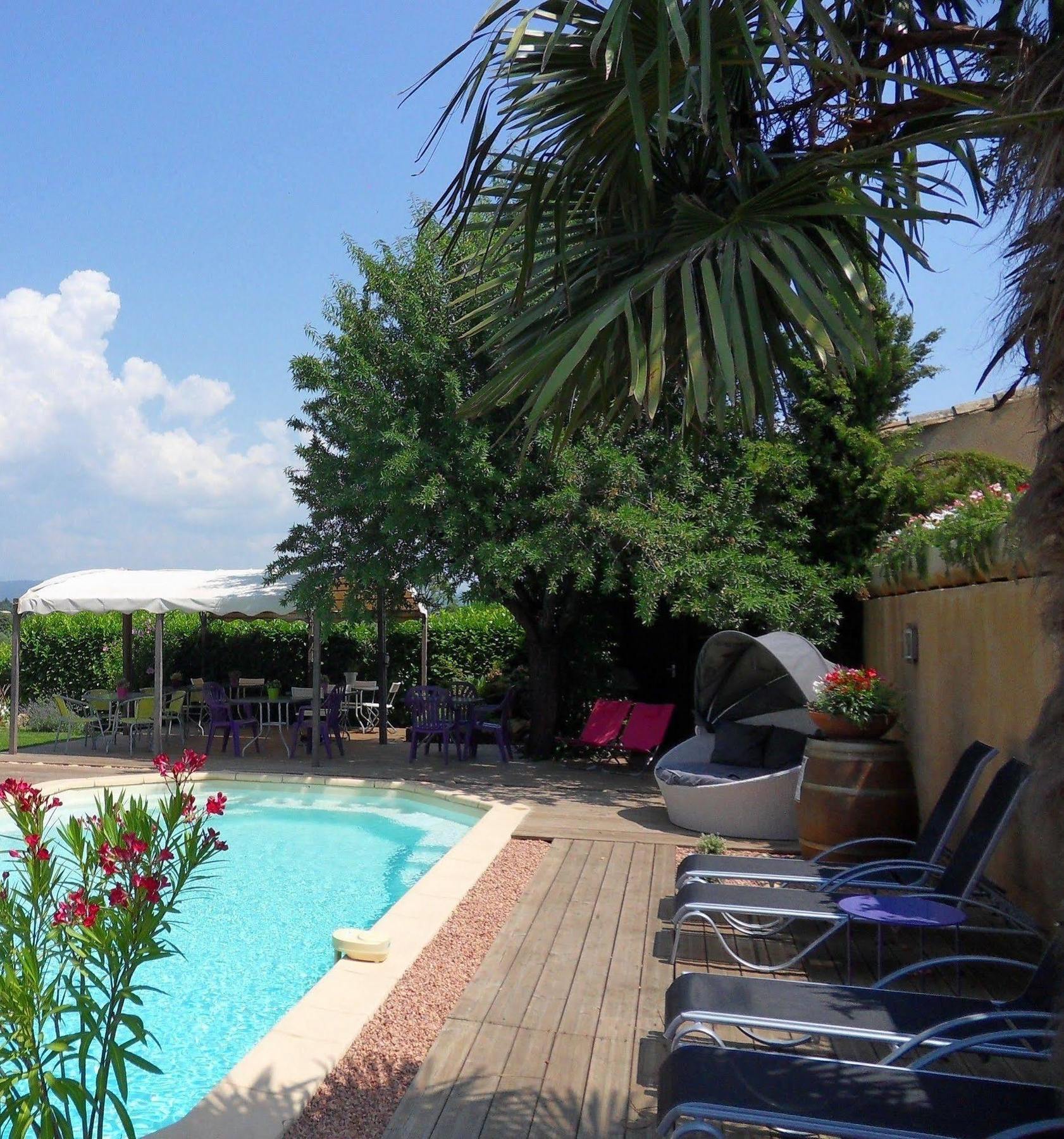 Le Jardin D'Ivana Chambres D'Hotes B&B Avec Piscine Chauffee Oppède Kültér fotó