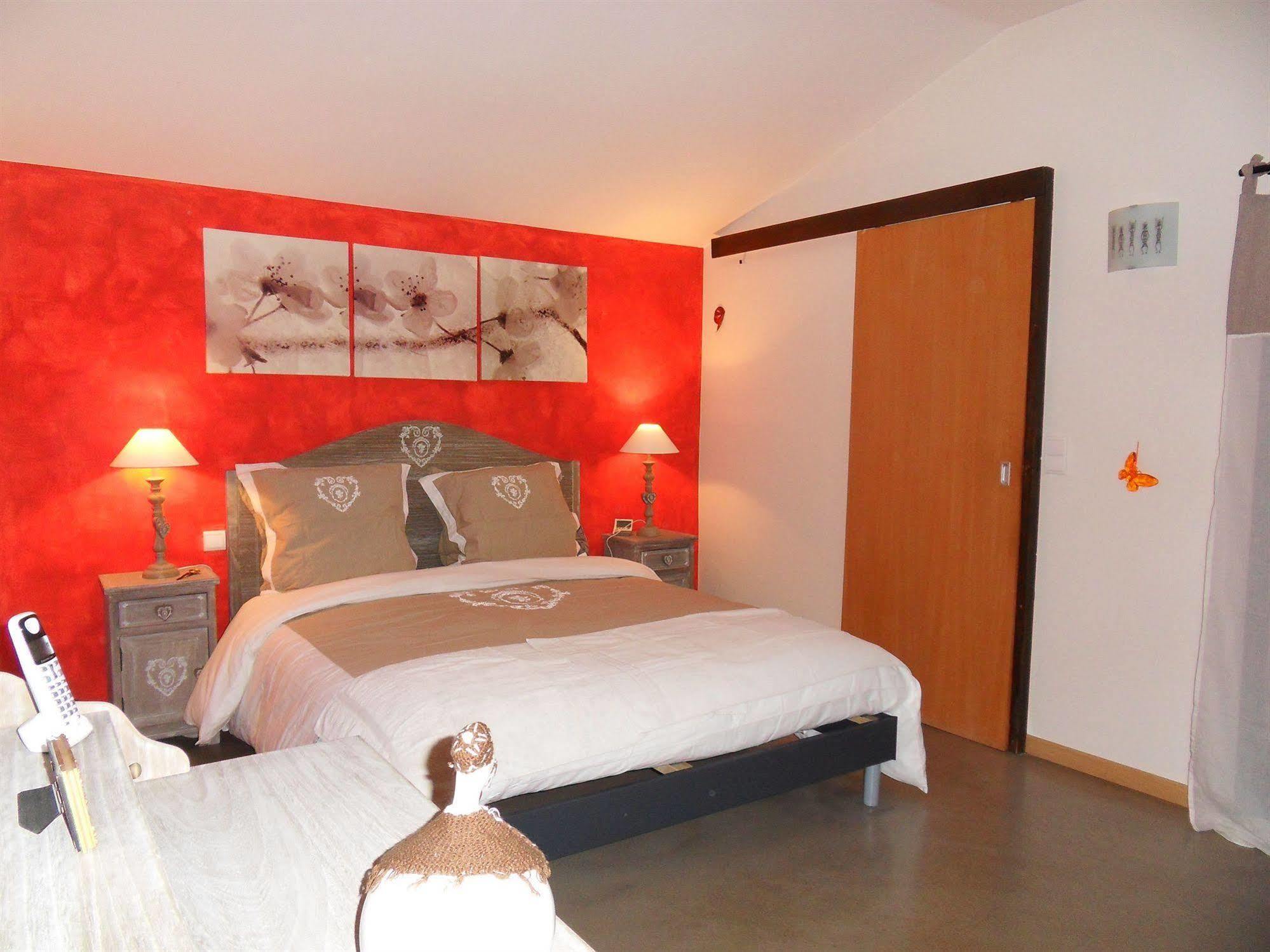 Le Jardin D'Ivana Chambres D'Hotes B&B Avec Piscine Chauffee Oppède Kültér fotó